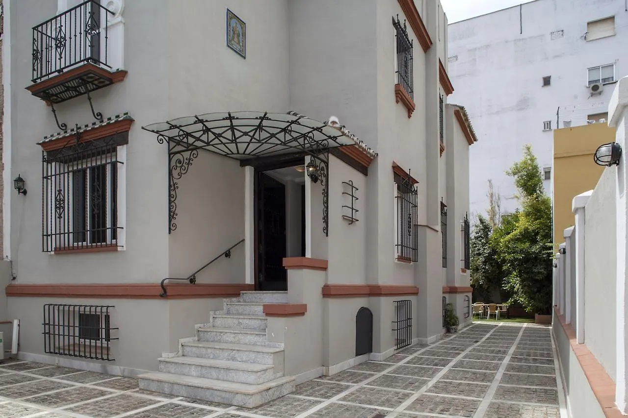 Holiday home 10 Bdr Chalet; Maria Luisa Park Hotel Seville